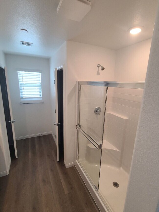 Building Photo - 1092 Saffron Toucan Ln