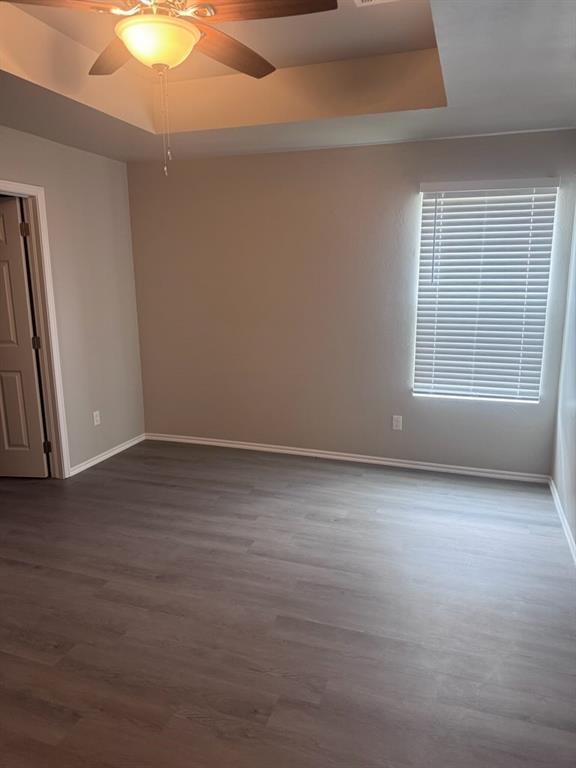 Building Photo - 10300 Hidden Village Dr