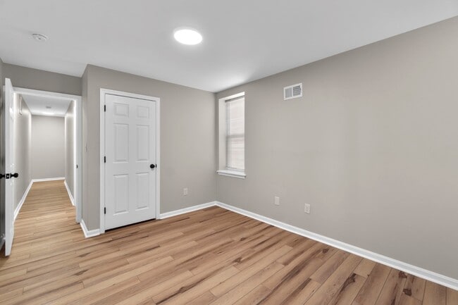 Building Photo - 2027 E Baltimore St