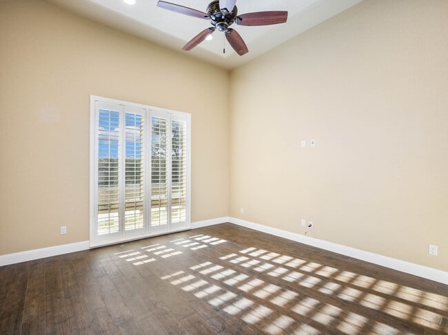 Building Photo - 202 Wellesley Loop