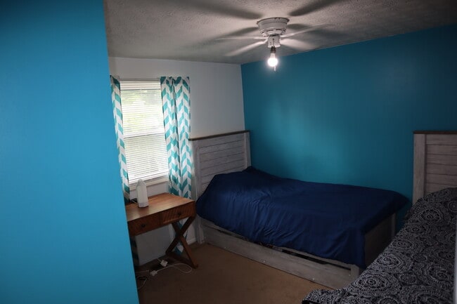 Building Photo - 7344 San Bonita Dr
