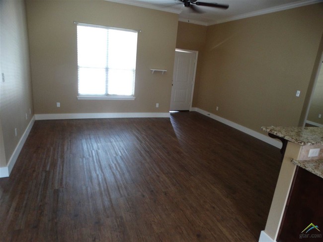 Building Photo - 5056 Shiloh Village Dr