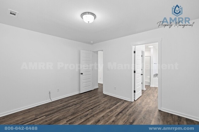 Building Photo - 1107 SW 3rd Ave
