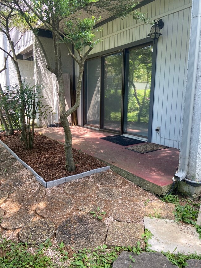 Building Photo - 2420 Volunteer Pkwy