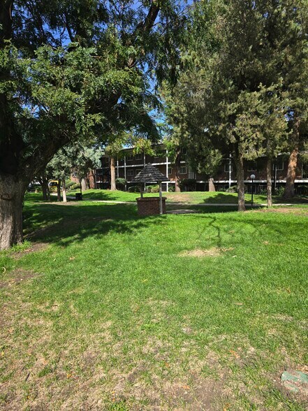 Building Photo - 6800 E Tennessee Ave