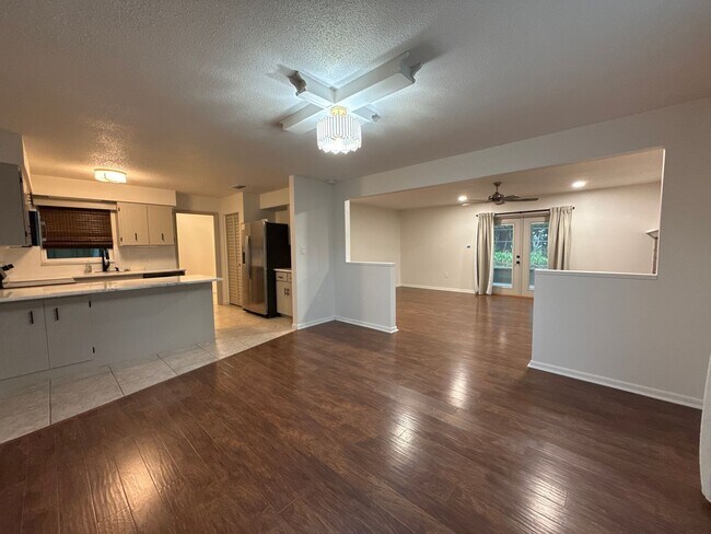 Building Photo - Amazing Location & Spacious Corner Lot!