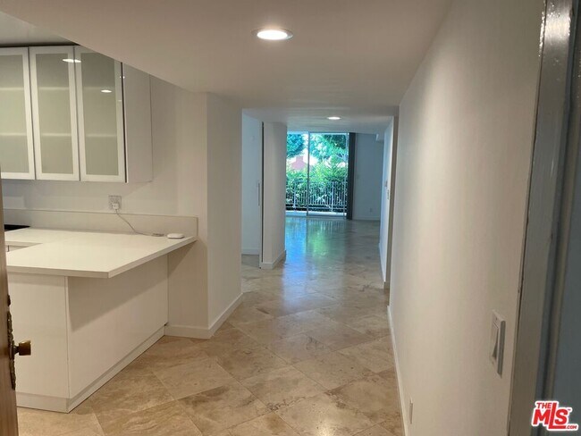 Building Photo - 9297 Burton Wy