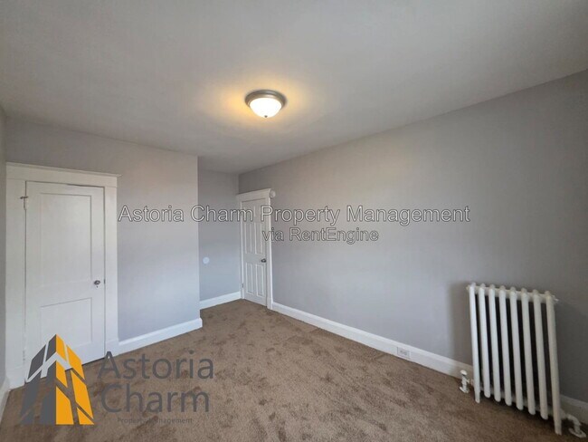 Building Photo - 3016 Pelham Ave