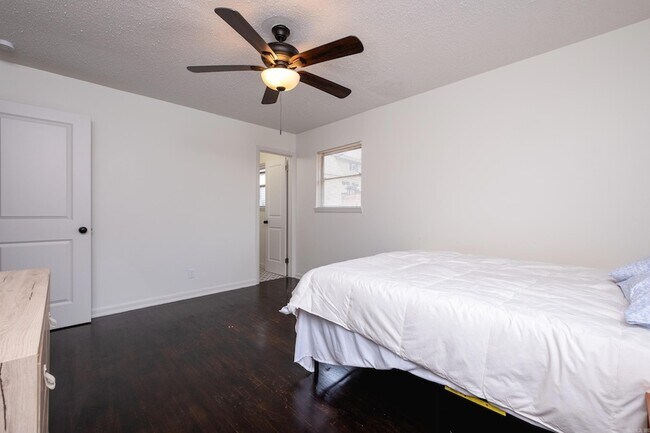 Building Photo - 73 White Oak Ln