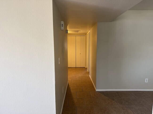 Building Photo - 5723 N 68th Dr