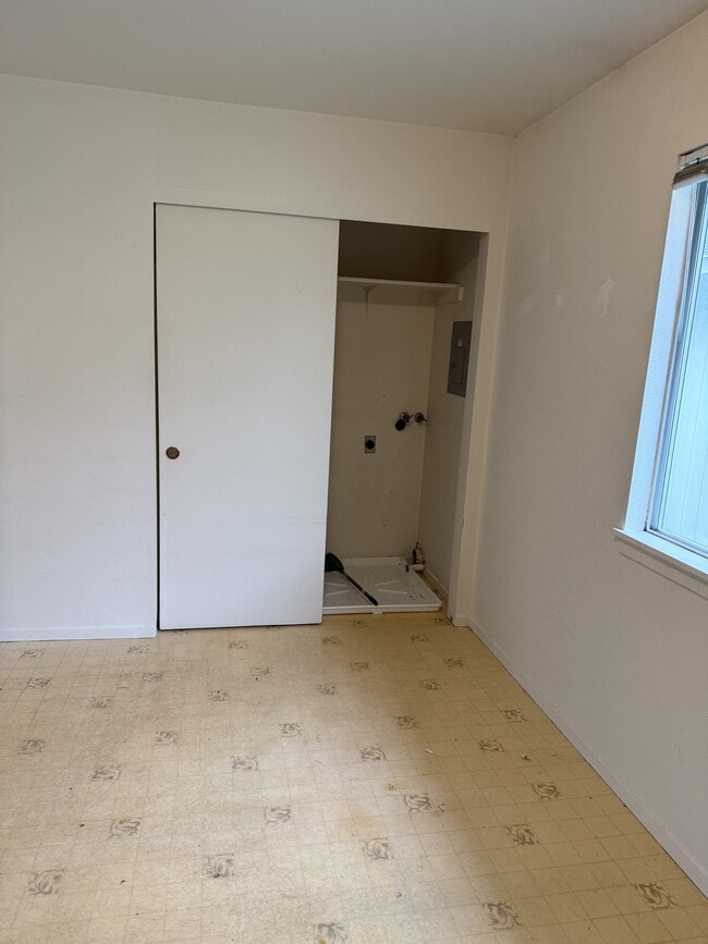 Building Photo - 1270 Haven Ln