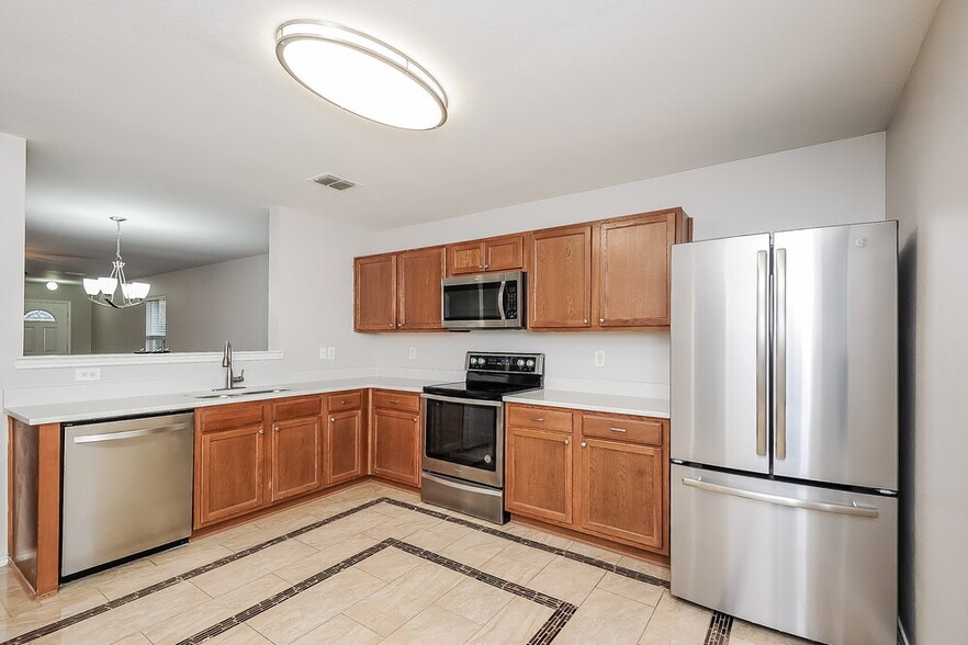 Building Photo - 8123 Stowe Springs Ln