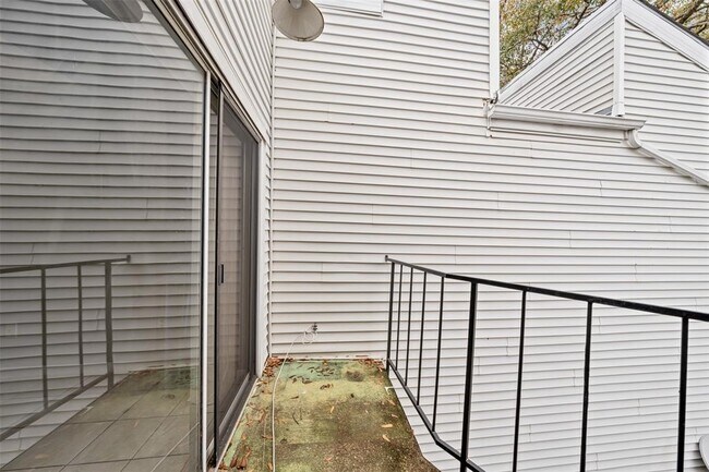 Building Photo - 9809 Richmond Ave