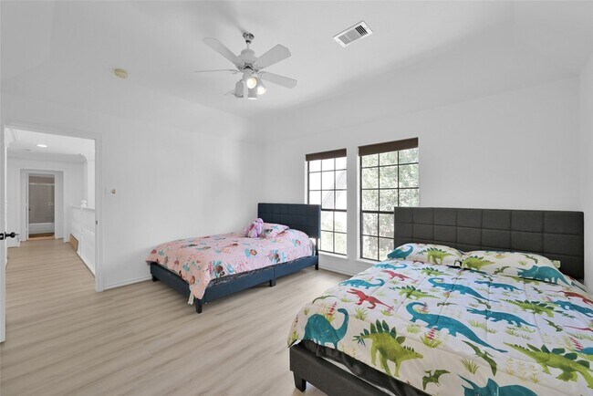 Building Photo - 1 Waterbrook Pl