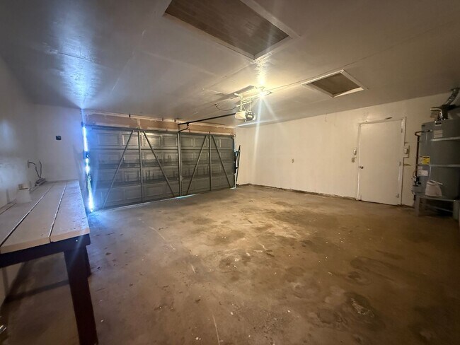Building Photo - 1105 S Jeffrey Ct