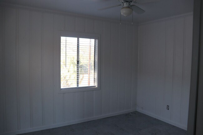 Building Photo - 2416 Cedar Dr