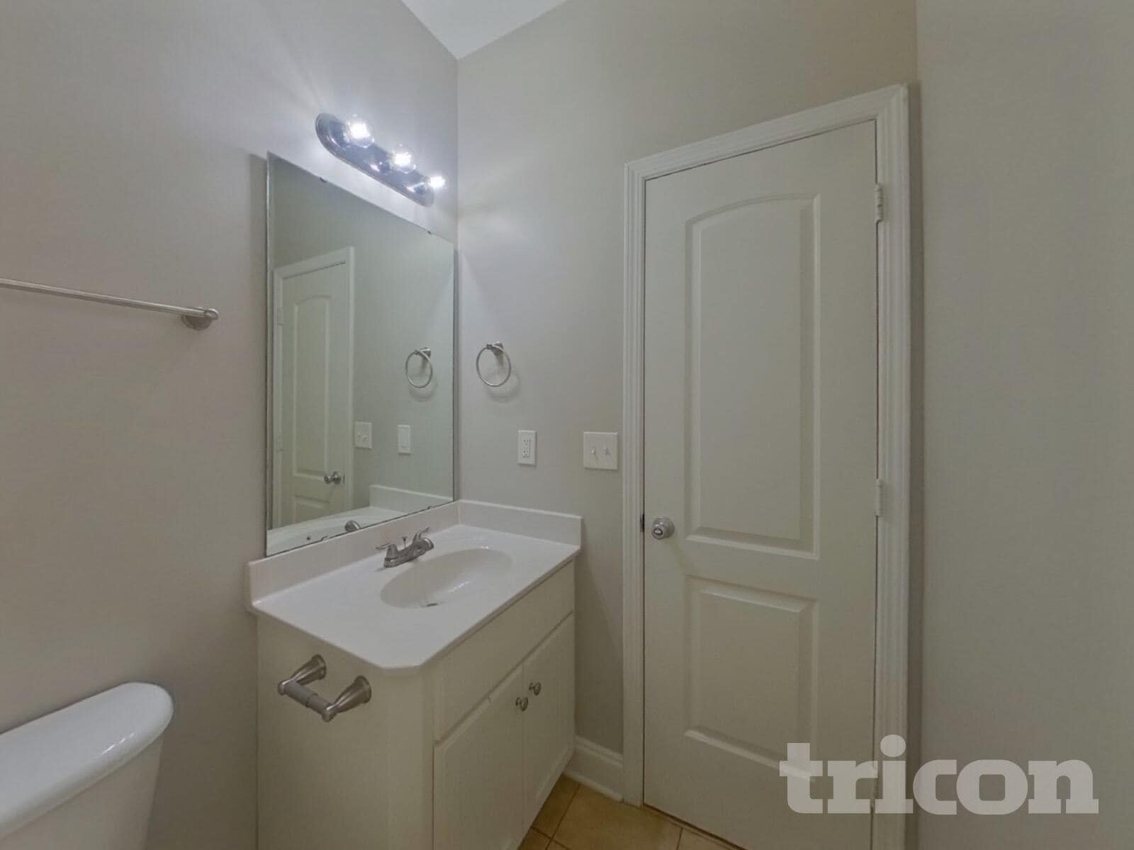 Building Photo - 117 W Nims Ave