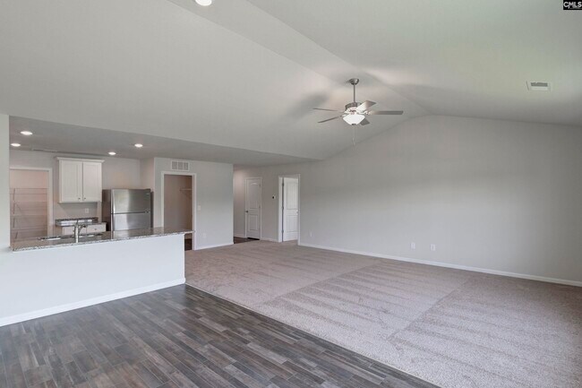 Building Photo - 807 Red Berry Ln