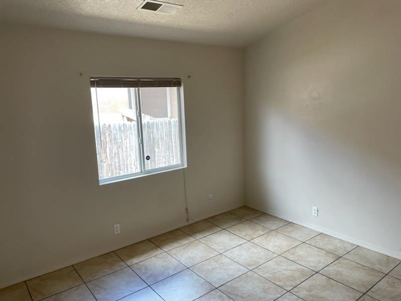 Building Photo - 6936 Skylar Dr NE