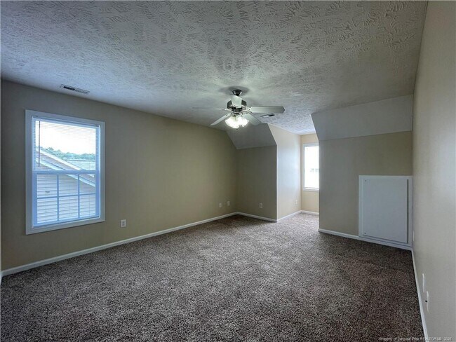 Building Photo - 5234 Woodpecker Dr