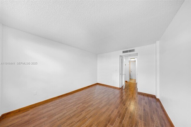 Building Photo - 2841 NE 163rd St