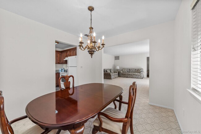 Building Photo - 164 Carriage Ct