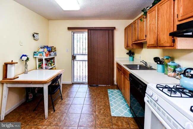 Building Photo - 1600 Ora Lea Ln