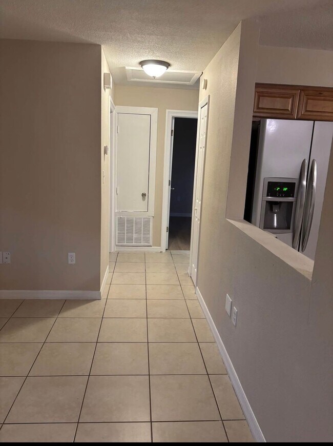 Building Photo - 2813 Spring Hill Ct
