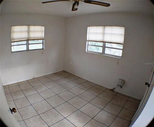 Building Photo - RENT FOR ZERO DEPOSIT MOVE IN - CLOSE TO DOWNTOWN