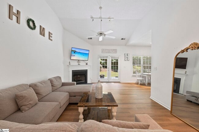 Building Photo - 317 N Sweetwater Hills Dr