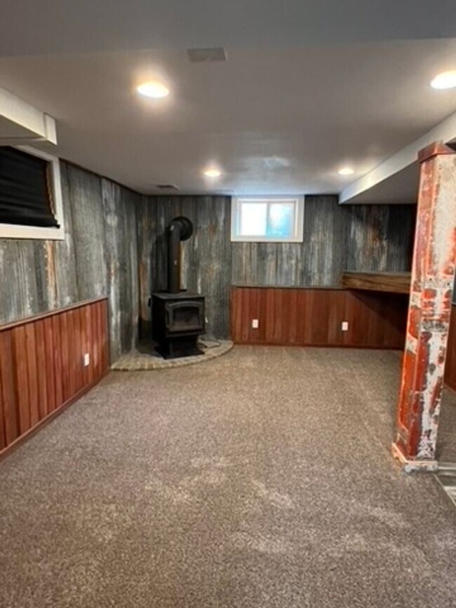 Building Photo - Discover Timeless Charm: Enchanting Historic Home in a Picturesque Small Town