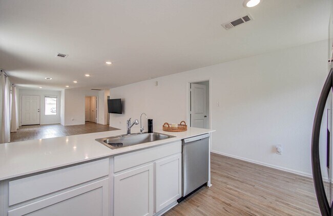 Building Photo - 20966 Zuccala Dr