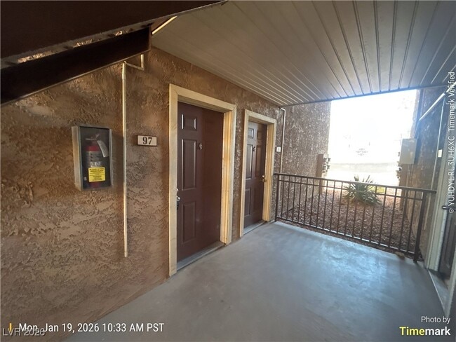 Building Photo - 4450 Sandy River Dr