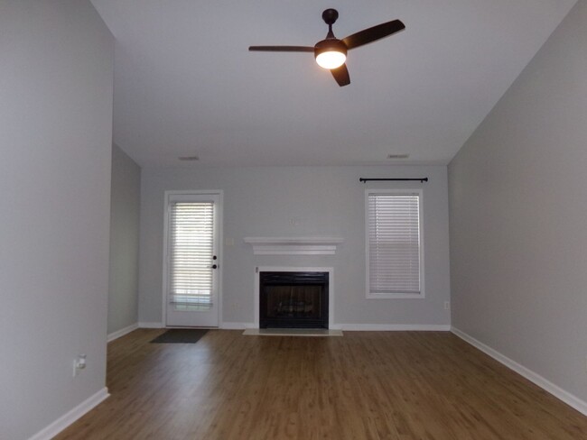 Building Photo - Modern Duplex in Havelock