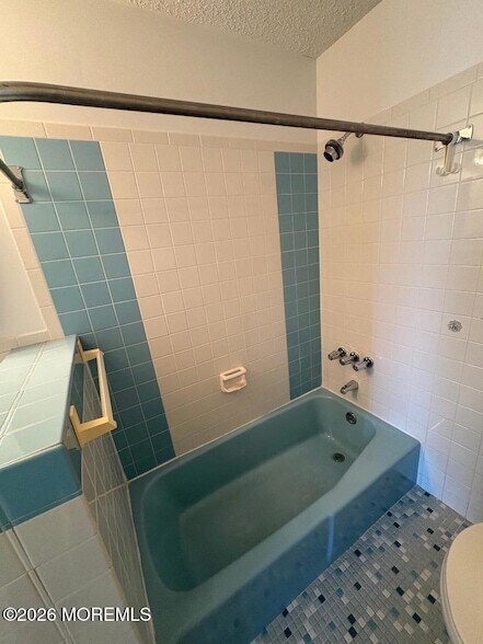 Building Photo - 3248 Beachview Dr