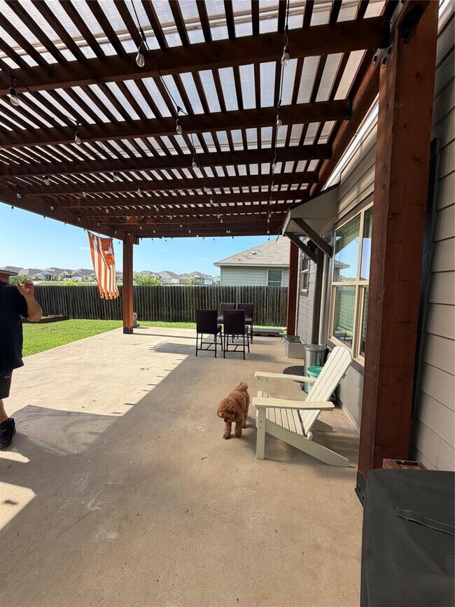 Building Photo - 1247 Shadow Creek Blvd