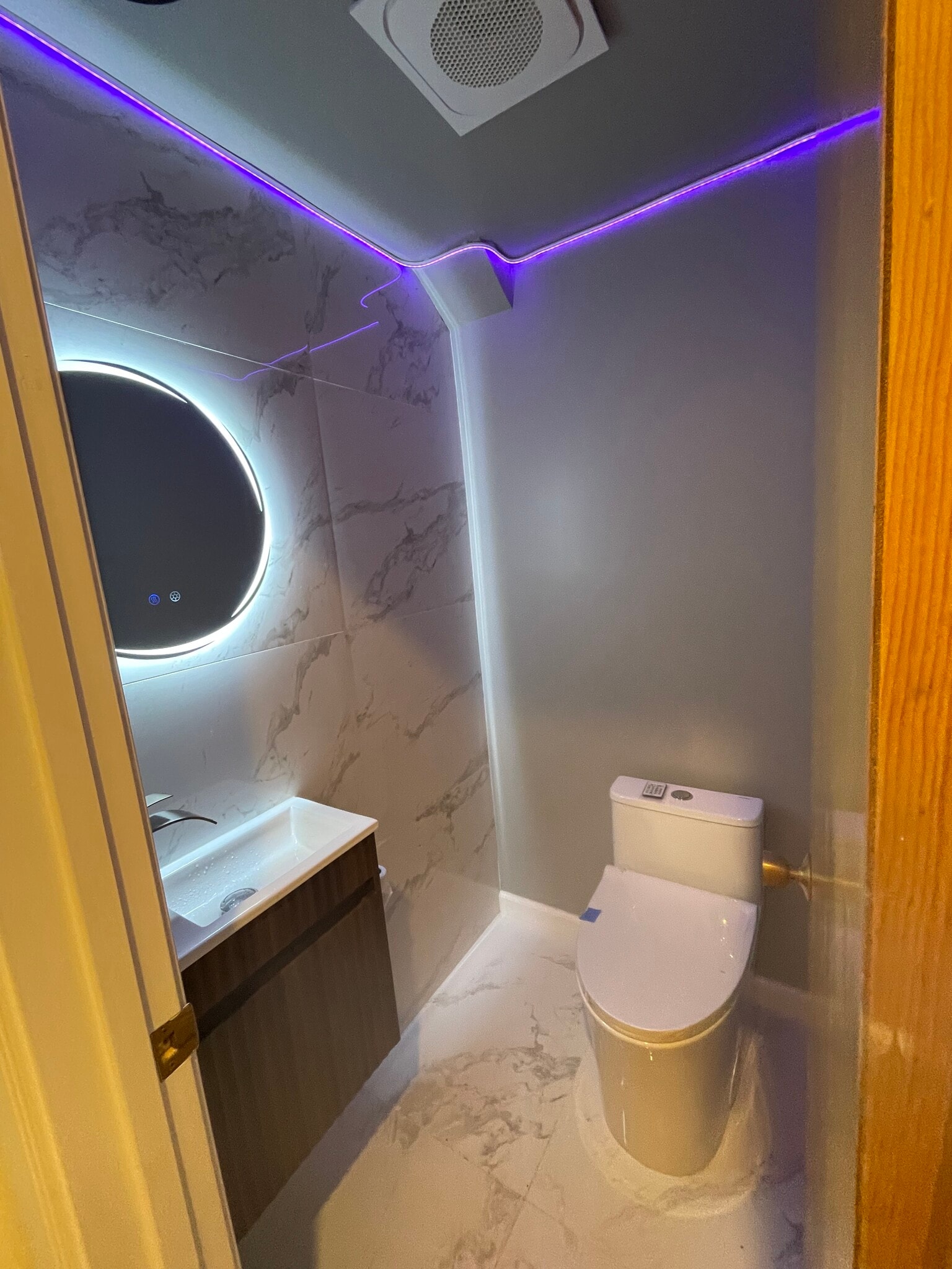 Building Photo - 144 Locksley Ave