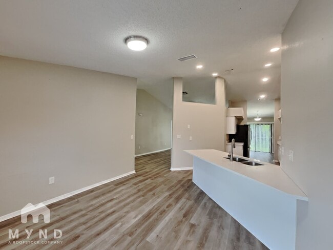 Building Photo - 809 Toledo Ct