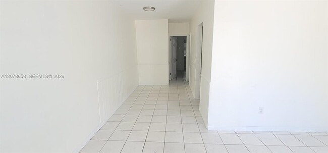 Building Photo - 141 NE 168th St