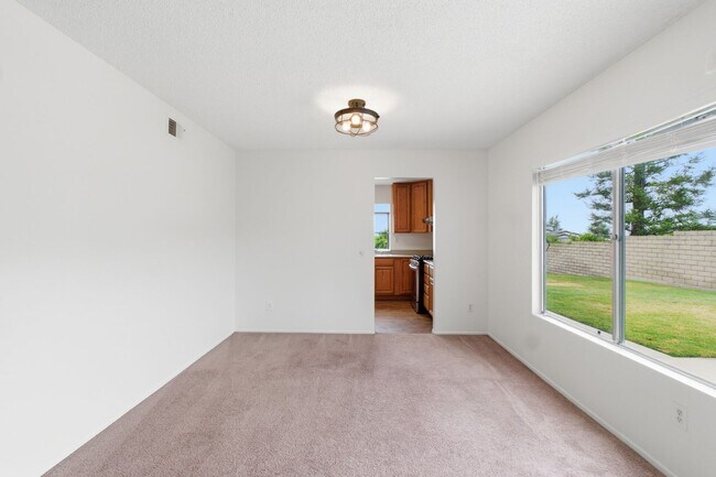 Building Photo - 5923 Burgundy Ave