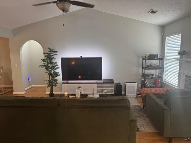 Building Photo - 113 Faybrook Dr