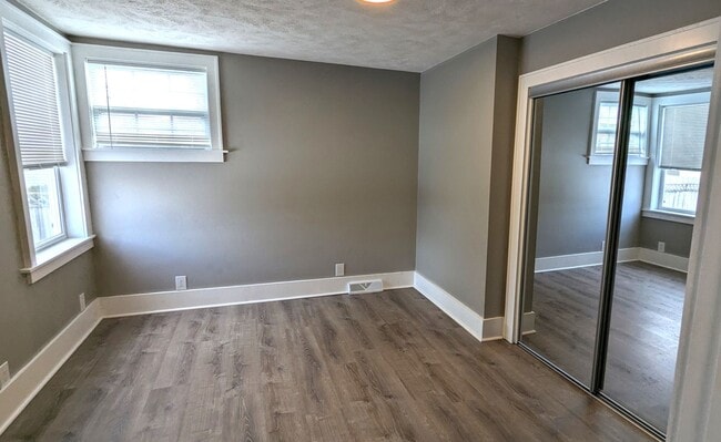 Building Photo - 1125 Pennoyer Ave