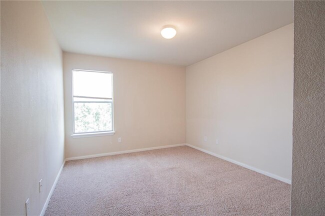 Building Photo - 9215 Pioneer Forest Dr