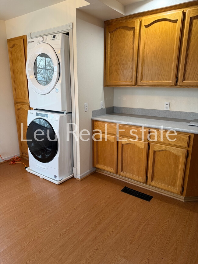 Building Photo - 400 El Dorado Ave