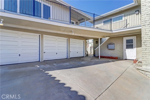 Building Photo - 312 Avenida Del Mar