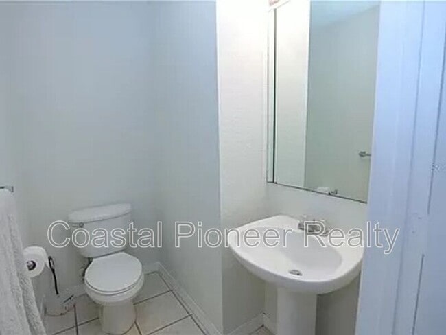 Building Photo - 5035 Sunridge Palms Dr
