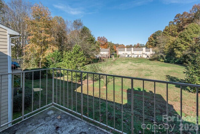 Building Photo - 2800 Heathstead Place