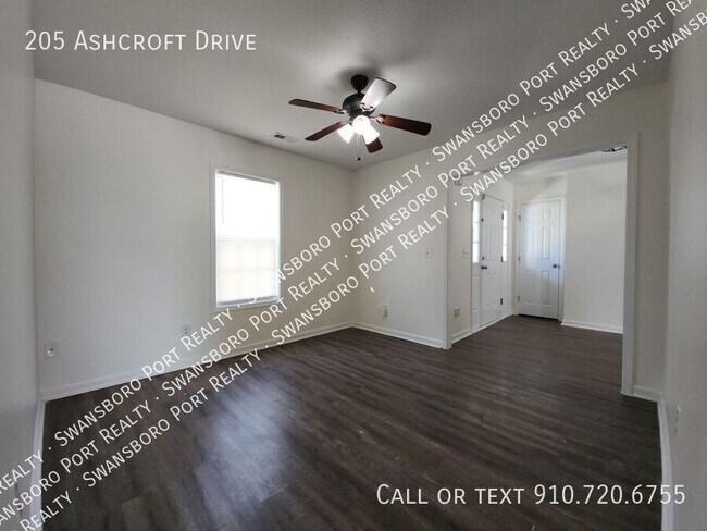 Building Photo - 205 Ashcroft Dr
