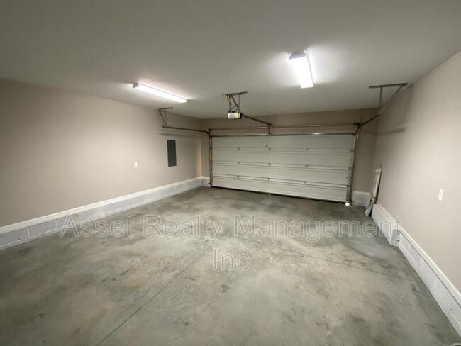 Building Photo - 8233 Zodiac Ln