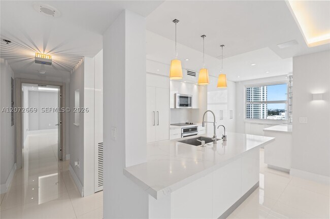 Building Photo - 4201 Collins Ave